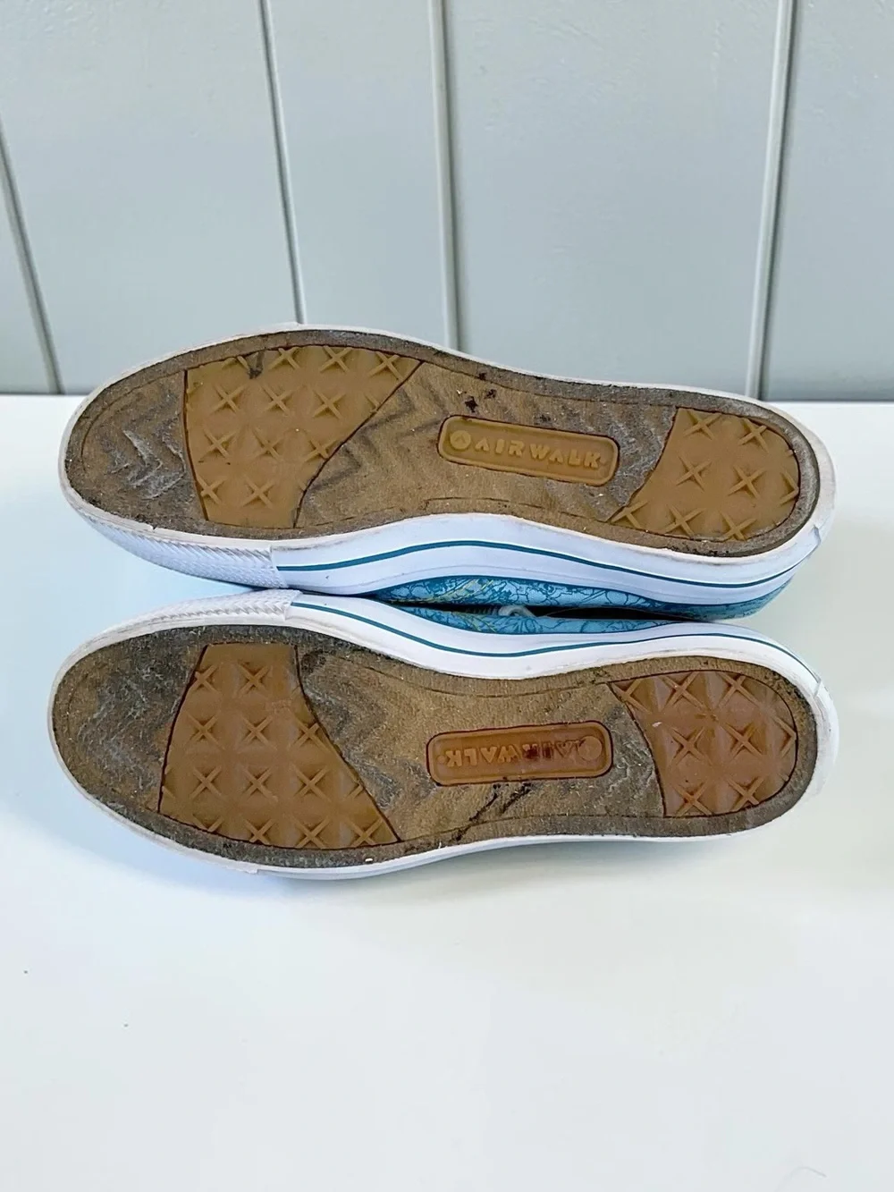 AirWalk Tattoo-Inspired Attitude Graphic Low-Top Sneakers, Size 8.5